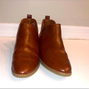 Camel bootie sz 8 like new
